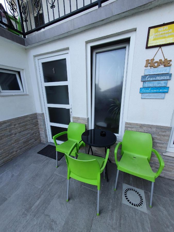 Family Apartment Near Old Town โมสตาร์ ภายนอก รูปภาพ