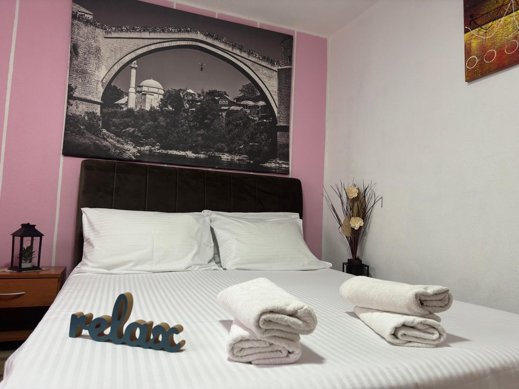Family Apartment Near Old Town โมสตาร์ ภายนอก รูปภาพ